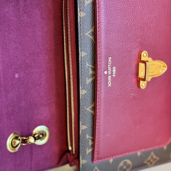 LOUIS VUITTON Victoire Monogram - Picture 11 of 11